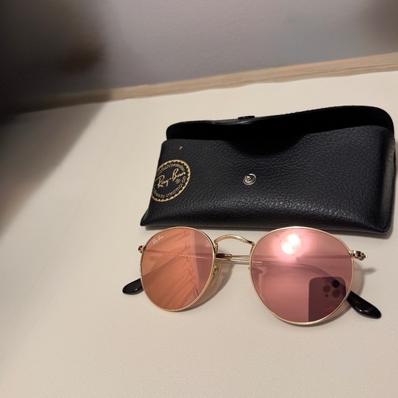 Ray-Ban Round Pink Sunglasses - Picture 1 of 2